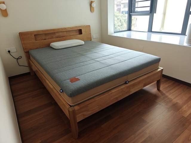 新房新体验：8H小金乌金石床垫，用矿物能量重塑黄金睡眠