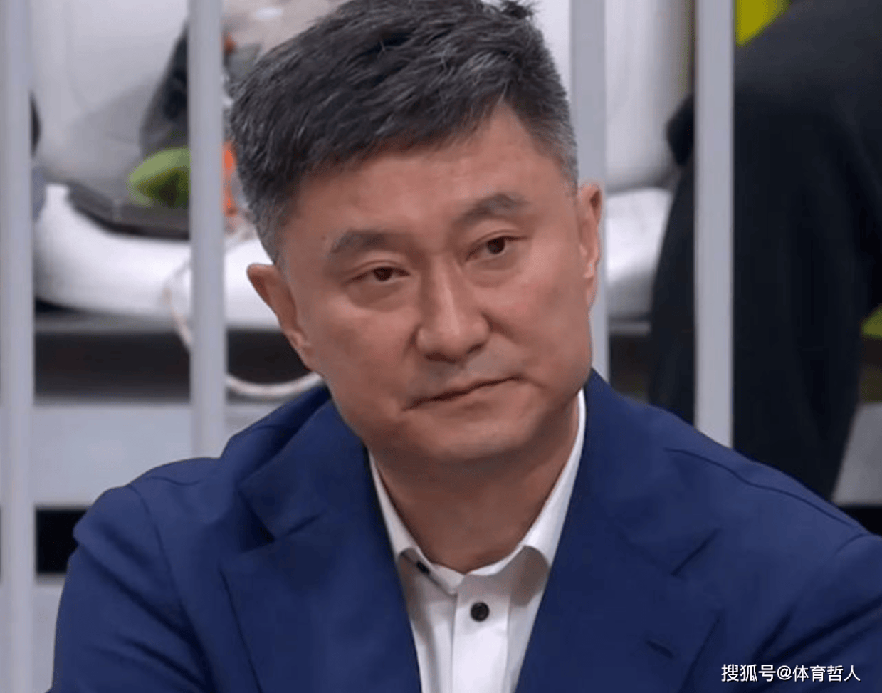 现场发生突发情况，让杜锋很不开心！