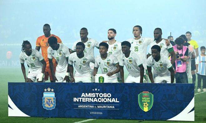 比国足还低23位 非洲弱旅压哨攻破世界杯冠军球门 激动跳舞似夺冠