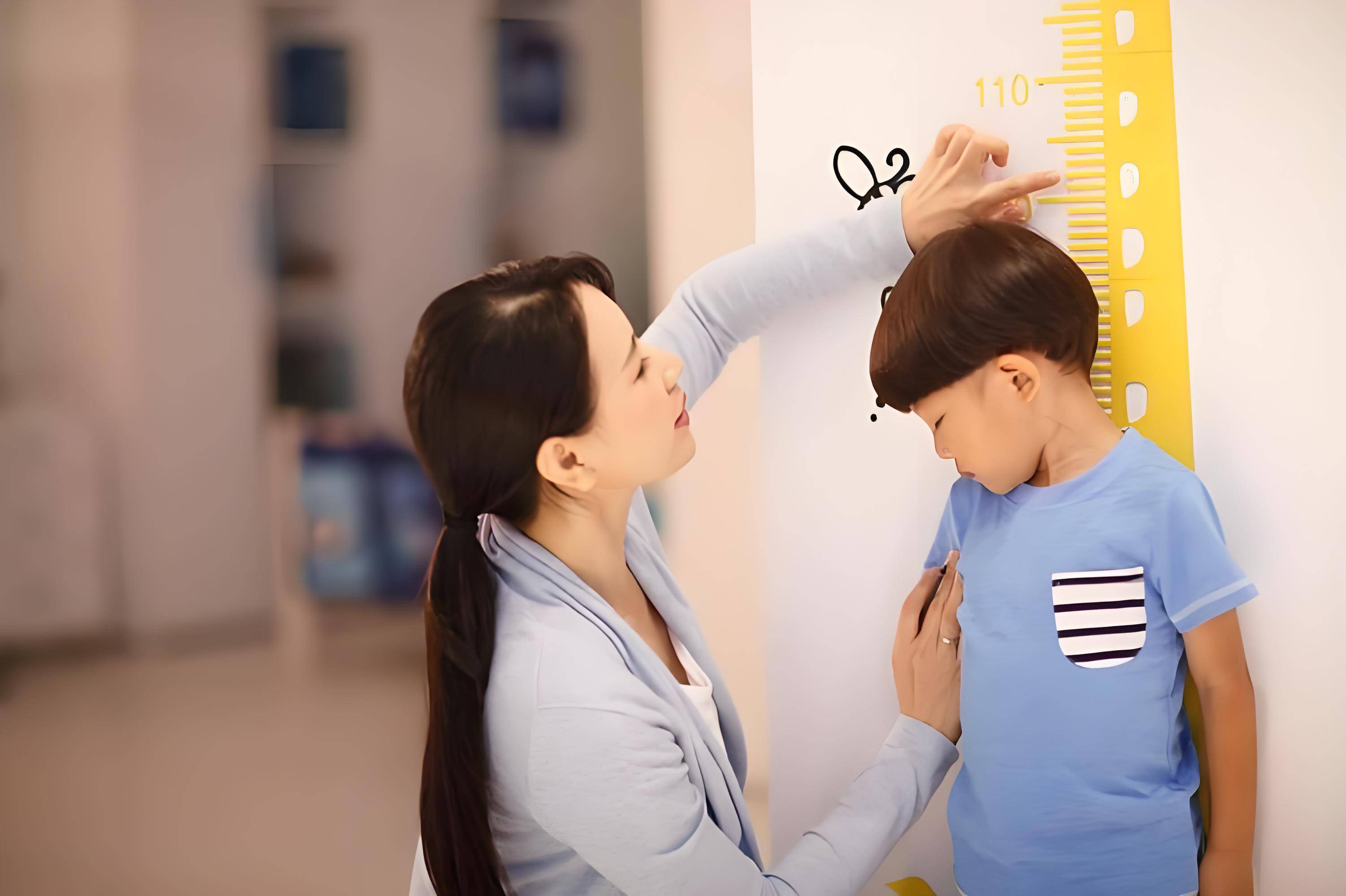 2026年儿童身高标准出炉,男孩四岁没到一