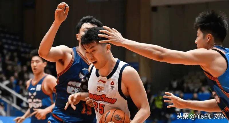 广东大胜四川，张皓嘉正负值最高，杜锋却不怎么用黄明依惹争议
