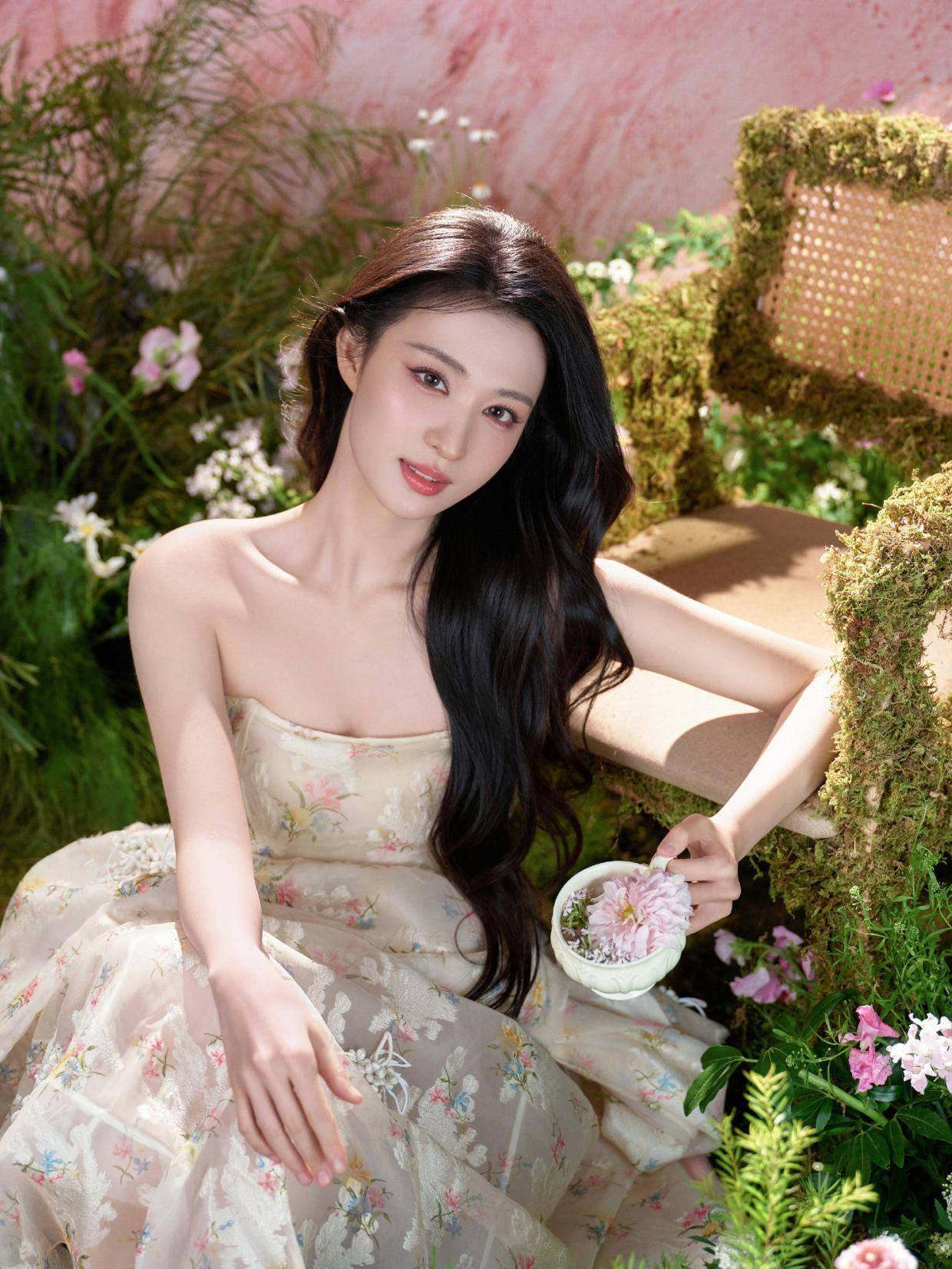 王楚然身体突发状况缺席直播，工作室发文安抚粉丝