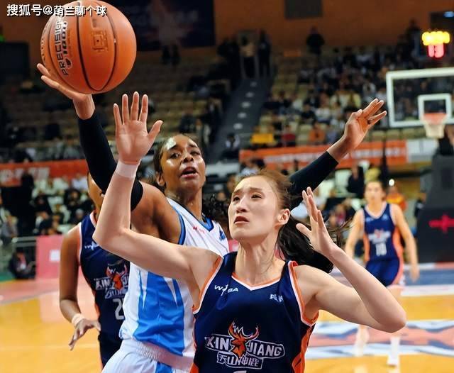 32岁女篮王牌爆发，狂轰24分，以下克上，宫鲁鸣或拿她代替李梦？