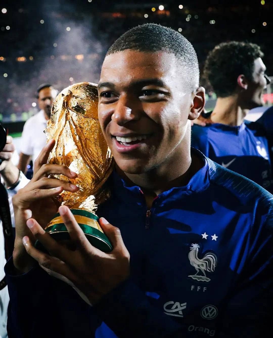 姆巴佩成皇马“拖累”？缺乏C罗般拼搏精神，球队引援是否失误？