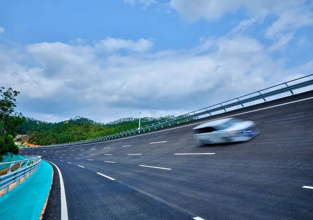 国内首个!探秘“路空一体”国家级测试基地(图7) 国内首个!探秘“路空一体”国家级测试基地(图7)