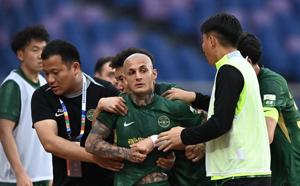 重庆国脚李镇全辱骂浙江外援被追加处罚 预计禁赛至少2场并罚款2万元