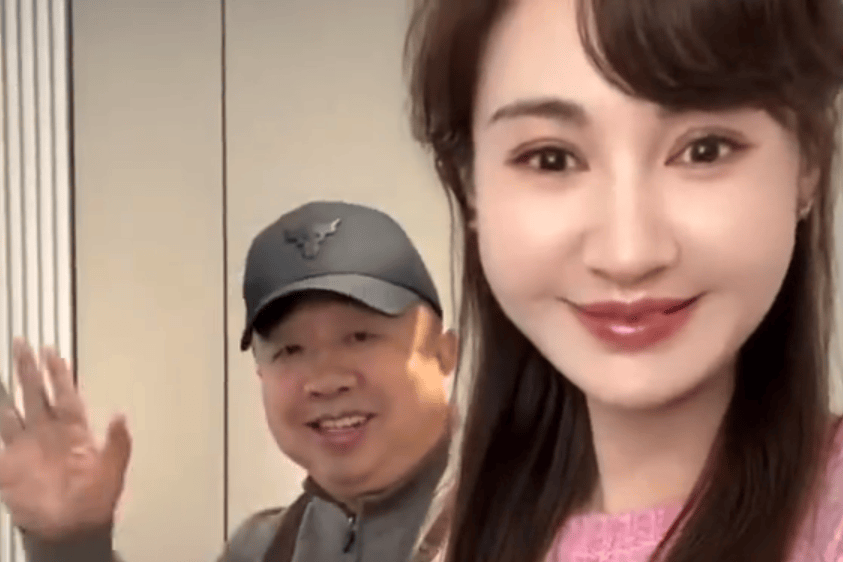 杨雪直播谈丈夫外貌争议：幽默才华胜过颜值，揭秘美术指导丈夫的代表作