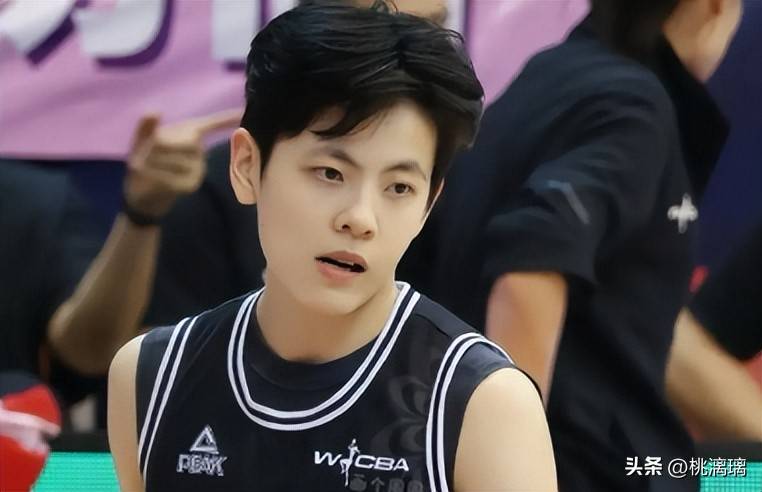 杨舒予中国女篮队长，拒绝宫鲁鸣集训，远赴澳大利亚年薪令人唏嘘