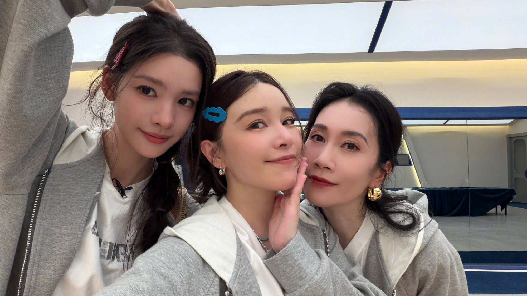 原创 《乘风2026》一公舞台观后感，我心目中有三个满分封面图