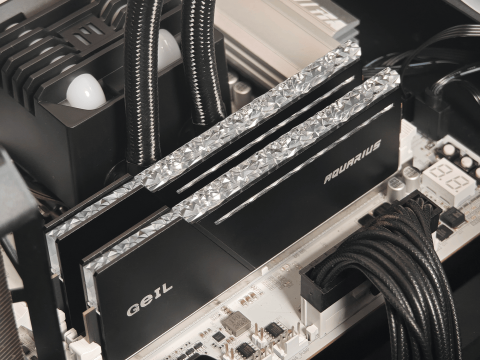 2026内存升级必看！金邦摇光RGB灯条24G DDR5 6000MHz实测分享！