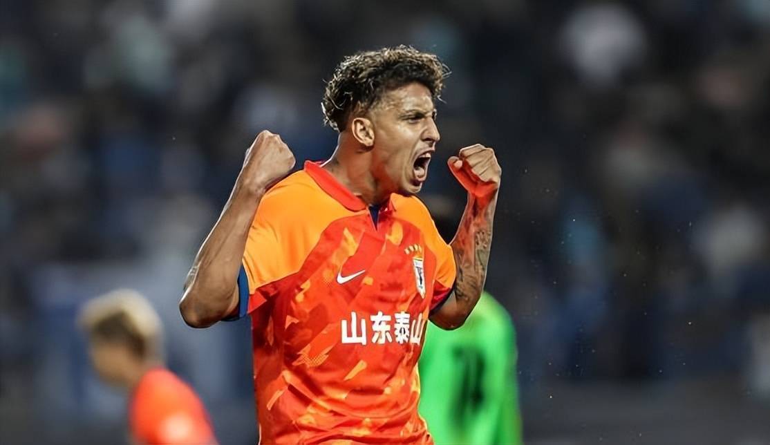 正式退出！鲁能主力国脚中场在球队跟上港比赛没开打前，就选择提前转会