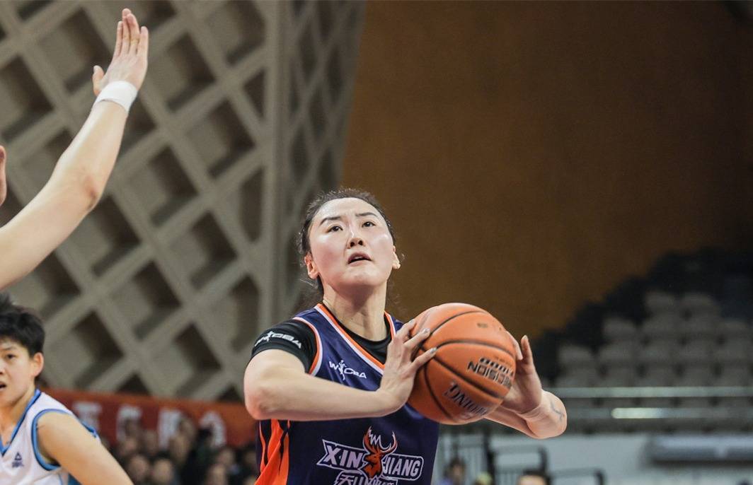 泪目！中国女篮31岁新科MVP落选集训：重伤归来变助攻王却无缘