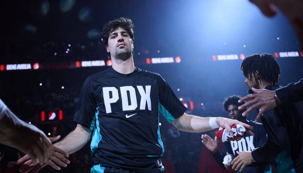 杨瀚森联手开拓者冲击季后赛，能否超越周琦与易建联？