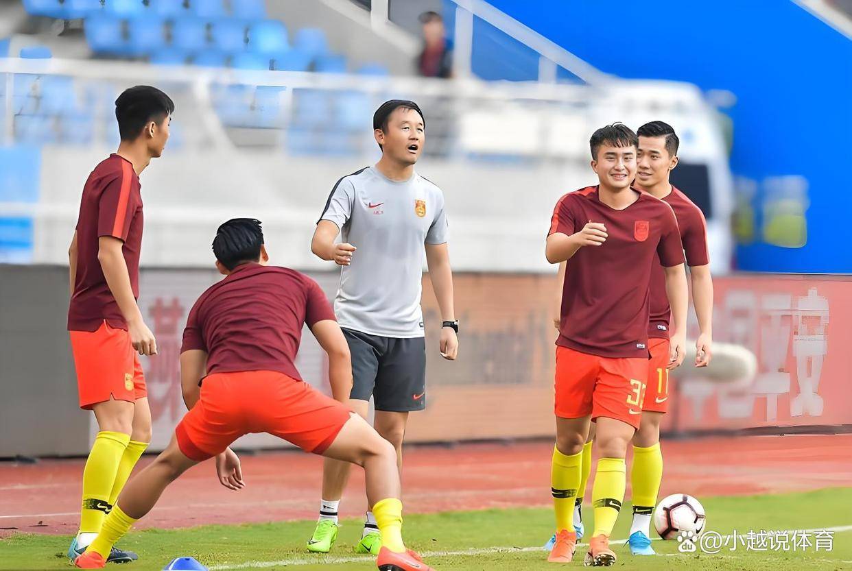 国足最大的黑幕？名记怒批：许家印动用红包消灭了一整代监督力量