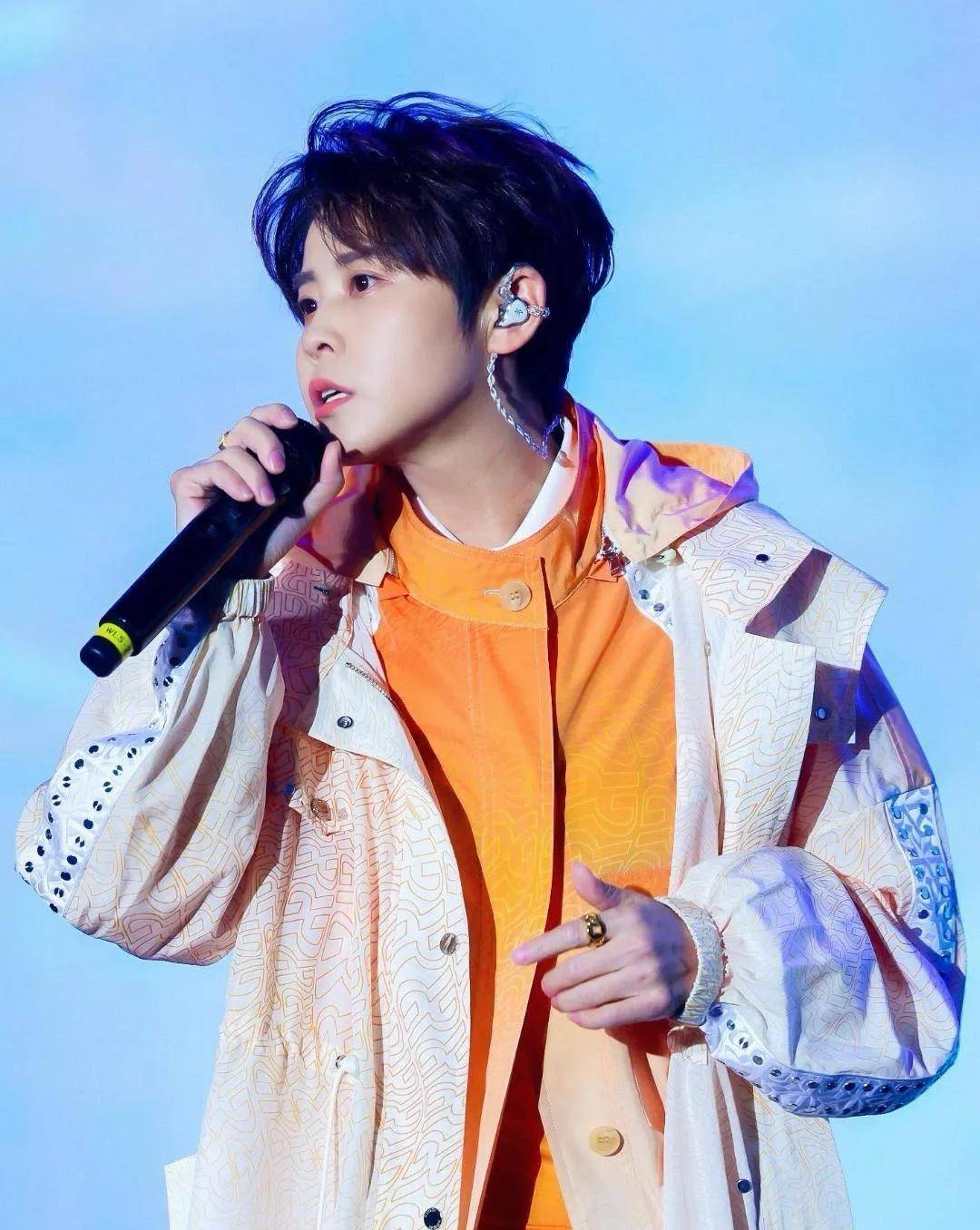 制片人刘烨爆料王濛美妆趣事 称其家中口红数量惊人