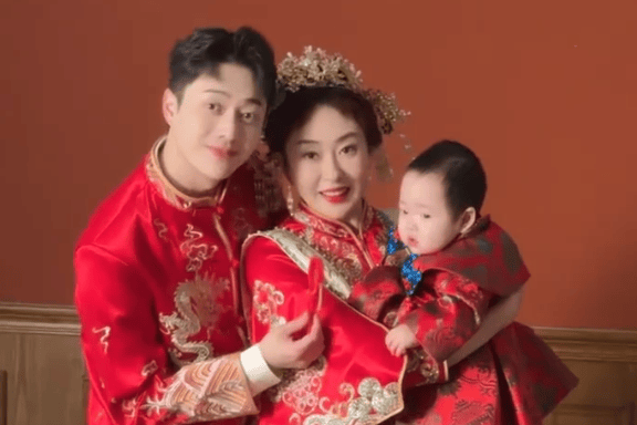 《唐诡》演员韩承羽官宣结婚生女：迟来的官宣，却是一生的承诺与幸福