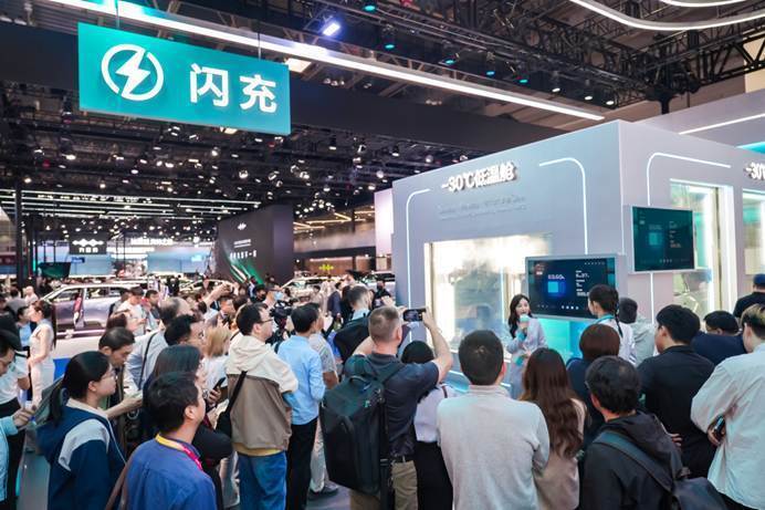 不止于包馆！比亚迪携尖端技术矩阵亮相北京车展