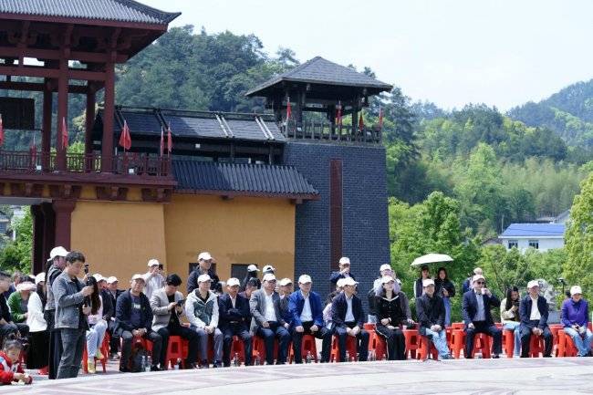 湖南新化县2026年大熊山古树茶开采节活动隆重举行(图2) 湖南新化县2026年大熊山古树茶开采节活动隆重举行(图2)