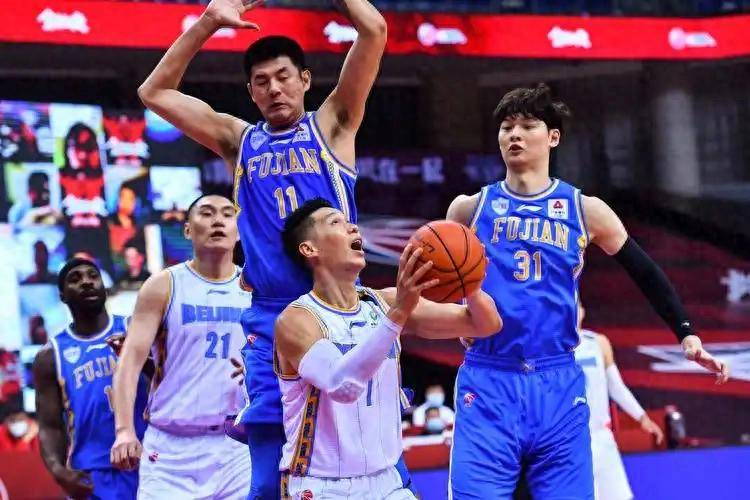 内讧后逆袭！贺希宁斩CBAMVP，沈梓捷一句“回防了”解恩怨