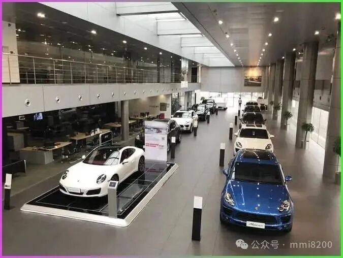 豪华汽车品牌4S店展厅