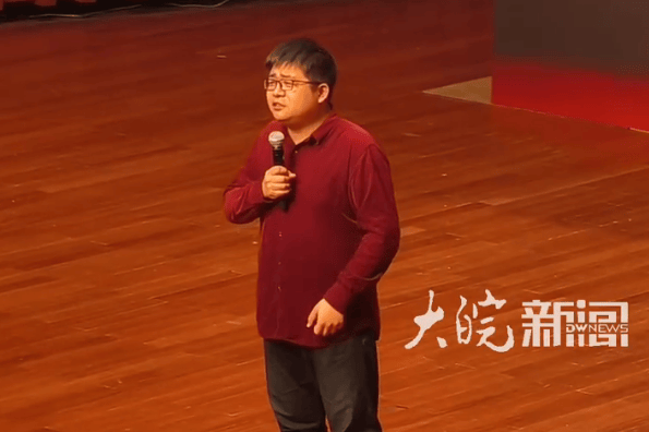 北大博士张宇识：跨界脱口秀，用幽默普及科学