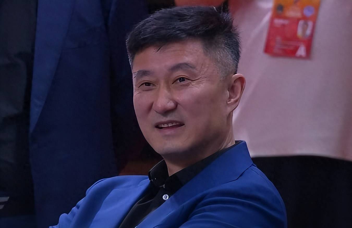 生死战！广东大胜广州，杜锋下课危机解除，赛后3人被点名表扬