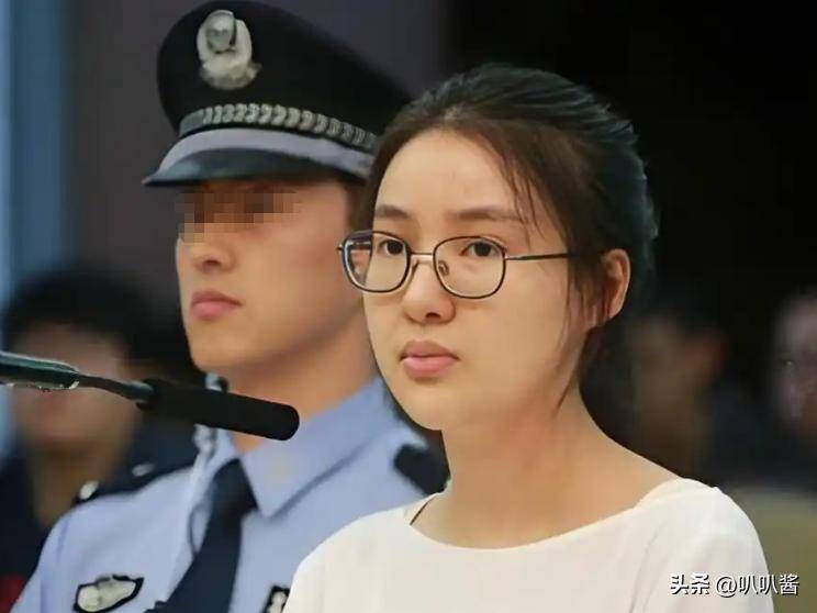 郭美美假慈善骗钱事件_郭美美炫富事件_郭美美 微博 炫富