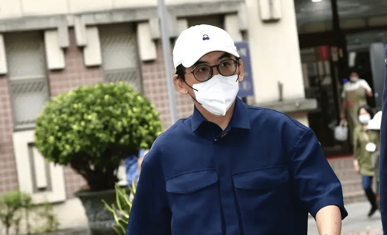 黄子佼肇事逃逸案开庭 辩称未察觉撞人 坦言无业抚养家庭压力大