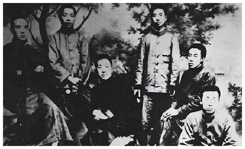 55年授衔时,他本没有军衔,但主席说:上将名单一定要有他_阎红彦_陕北_革命