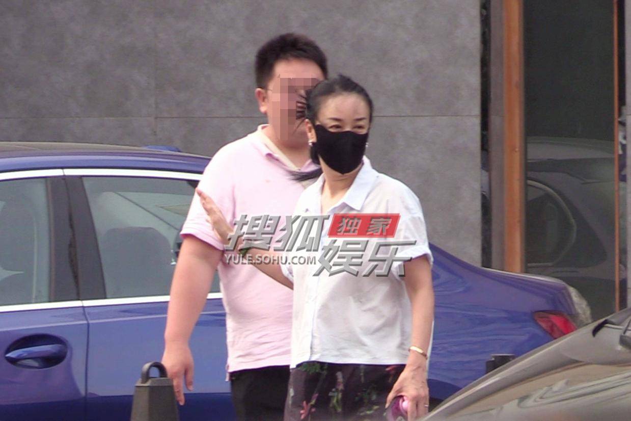 独家揭秘：那英中医馆调养身心 远程点赞医生引热议