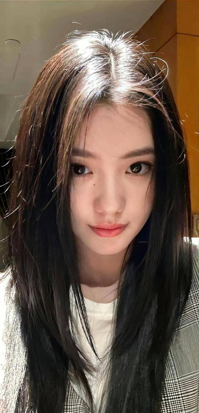 大佬偏爱刘浩存,不是贪图美色也不是演技出众而是她真的太傻了