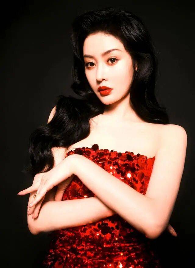 张天爱雪肤玉貌性感妩媚！六大影视代表作惊艳扮相美爆了