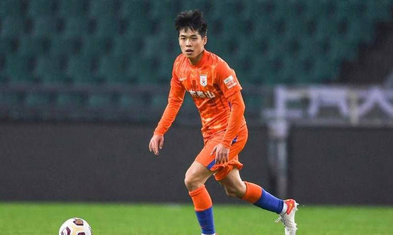 段刘愚的艰难历程:从国脚到边缘人,山东泰山何以让其沉沦?