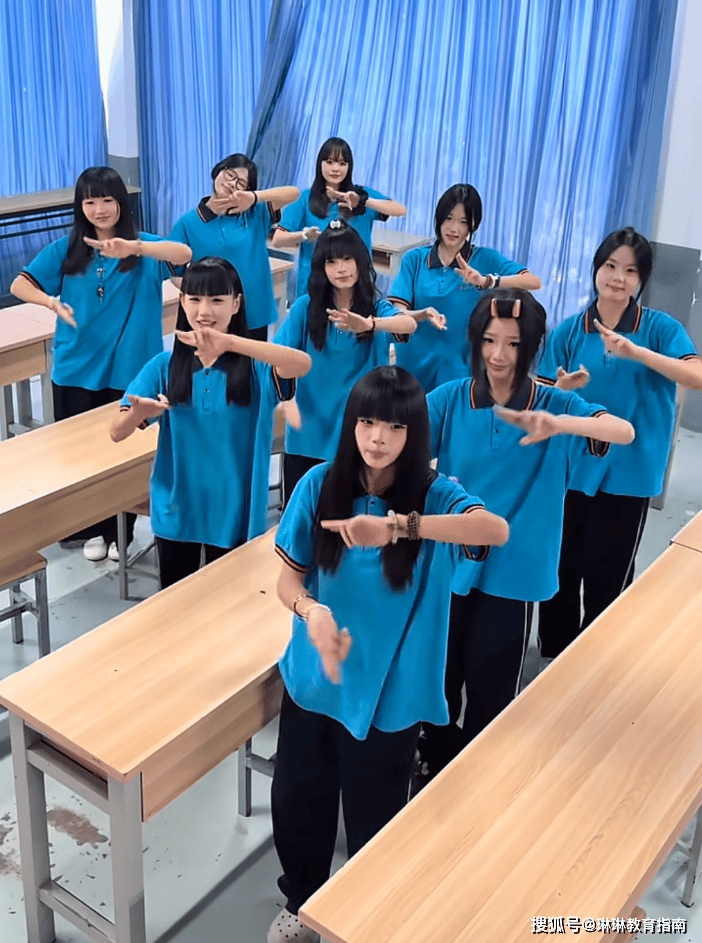 “这仨女生,说话比班主任都好使!”中职女生合照火了,河北ip依旧权威