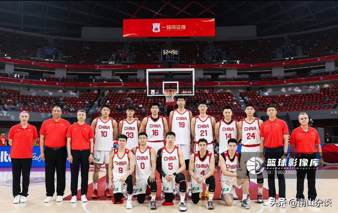 中国男篮最强暑假工，全场高喊MVP，高级货王俊杰 已成免检球员！