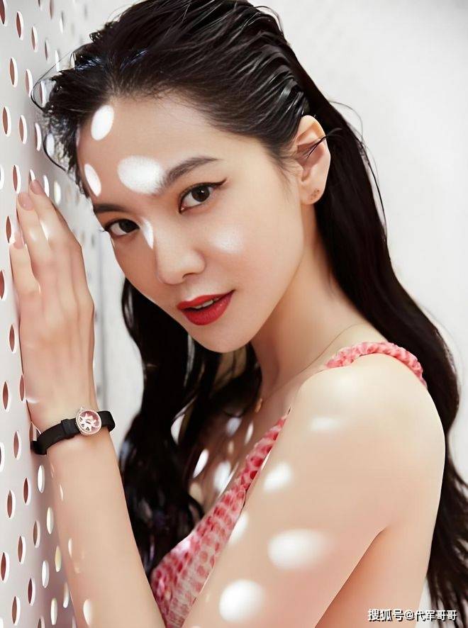 原创            37岁曾之乔近况曝光！嫁给辰亦儒生下一子，如今婚姻幸福被宠成公主