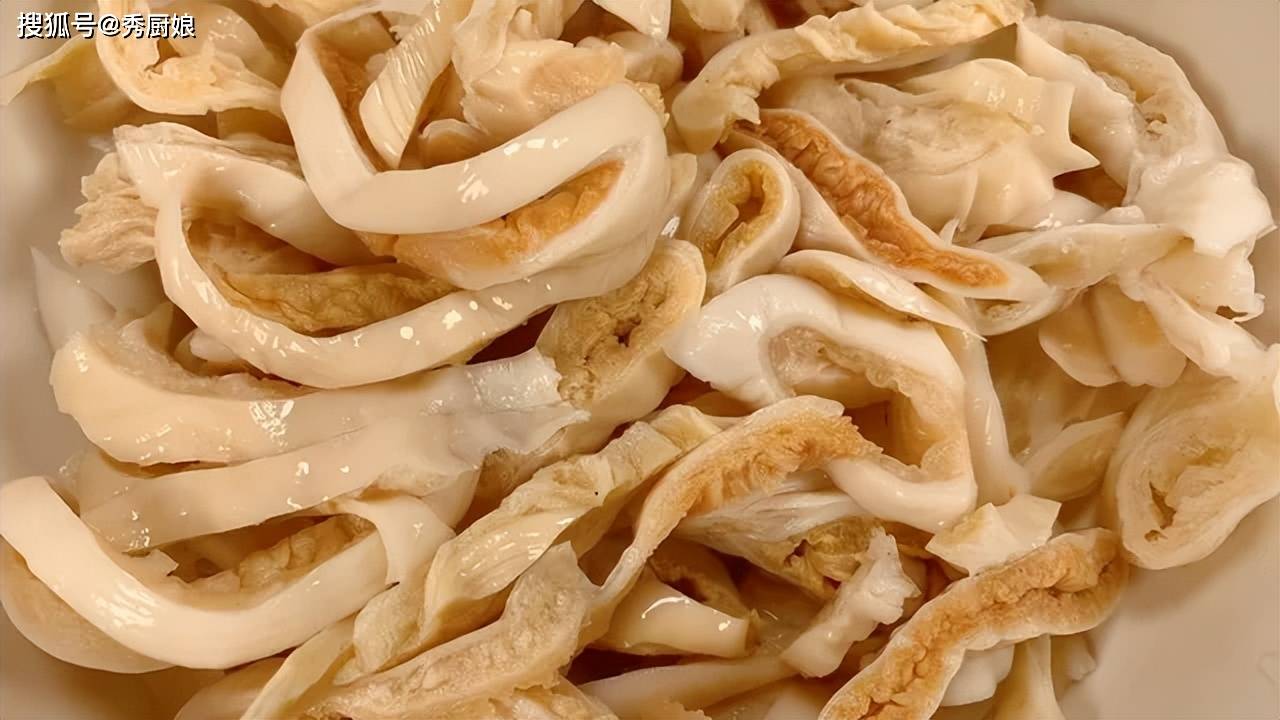 原创            夏至后，提醒中老年：少吃牛肉和鸡肉，多吃这3种“软黄金”，健脾胃补元气，营养好吃还不贵！