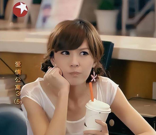 原创            女明星被农村老太婆纠缠12年，一口一个儿媳，也不看看她儿子啥样