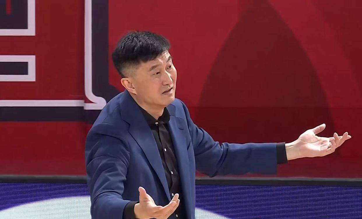 挤走杜锋！CBA最强外教或加盟广东队，保送宏远躺进总决赛？