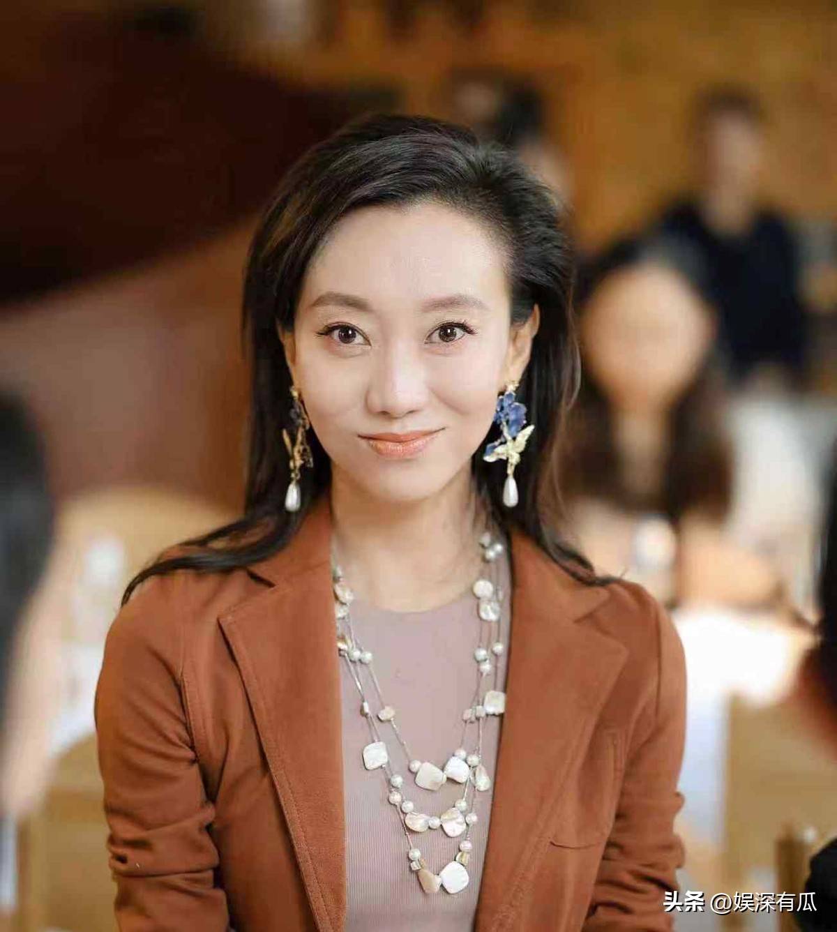 跌落瞬间轻则淤青重则缝针有人终身坐轮椅有人离世