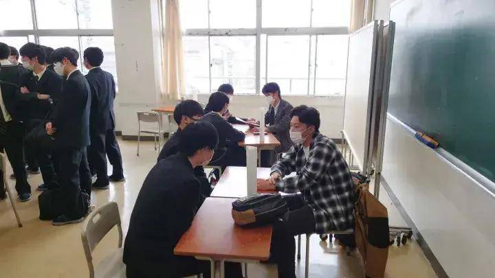 请输入图片描述