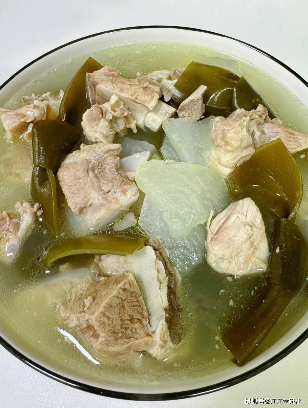 原创            老话讲：三伏吃瓜，秋燥吃藕！常吃3瓜，一降火、二利尿祛湿、三通便