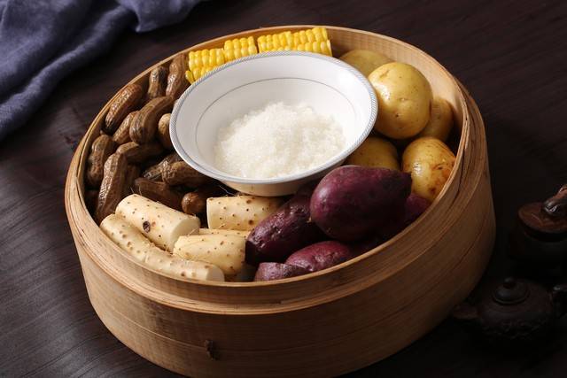 抗衰主食找到了！研究：吃了一个月“高质量碳水”，身体年轻4岁