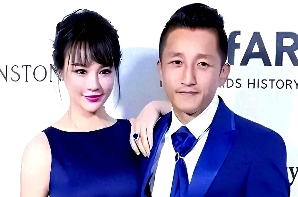 原创            邹市明博同情彻底塌房！业内人揭拳馆营收火爆，儿子国籍问题惹怒网友！综艺哭诉欠债压力