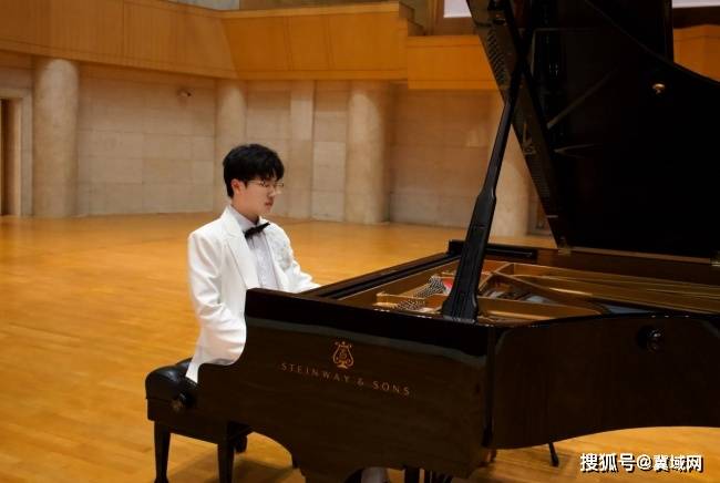 新生代钢琴艺术家狄奥承登临中山音乐堂，百年声场奏响跨越时代古典新音
