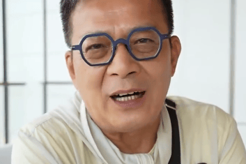 黄日华拍视频回应复出传闻 坦言经济状况良好