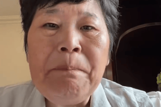 房主任回应被停演三个月：对不起，我不该把情绪给工作人员封面图