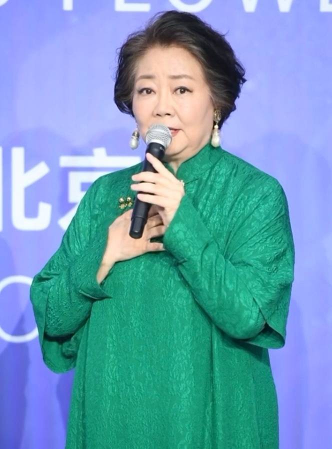 萨日娜坦言拍《抓娃娃》面对沈腾马丽特别紧张：这是我第一次接触喜剧封面图