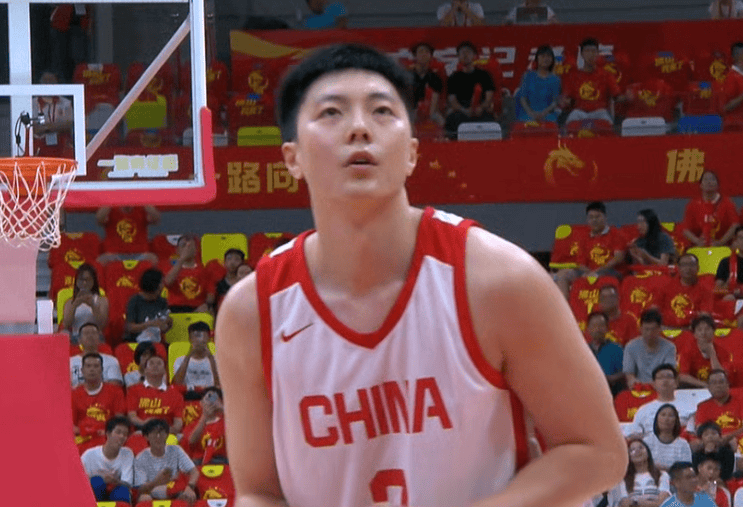 中国男篮半场2分领先乌拉圭！胡明轩2分，焦泊乔7分，廖三宁6+5