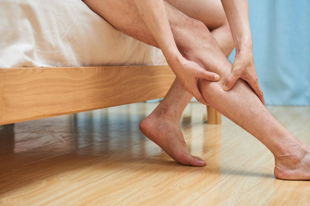 原创            腿是血栓的报警器？医生：腿出现几种表现，尽快去查下肢血管